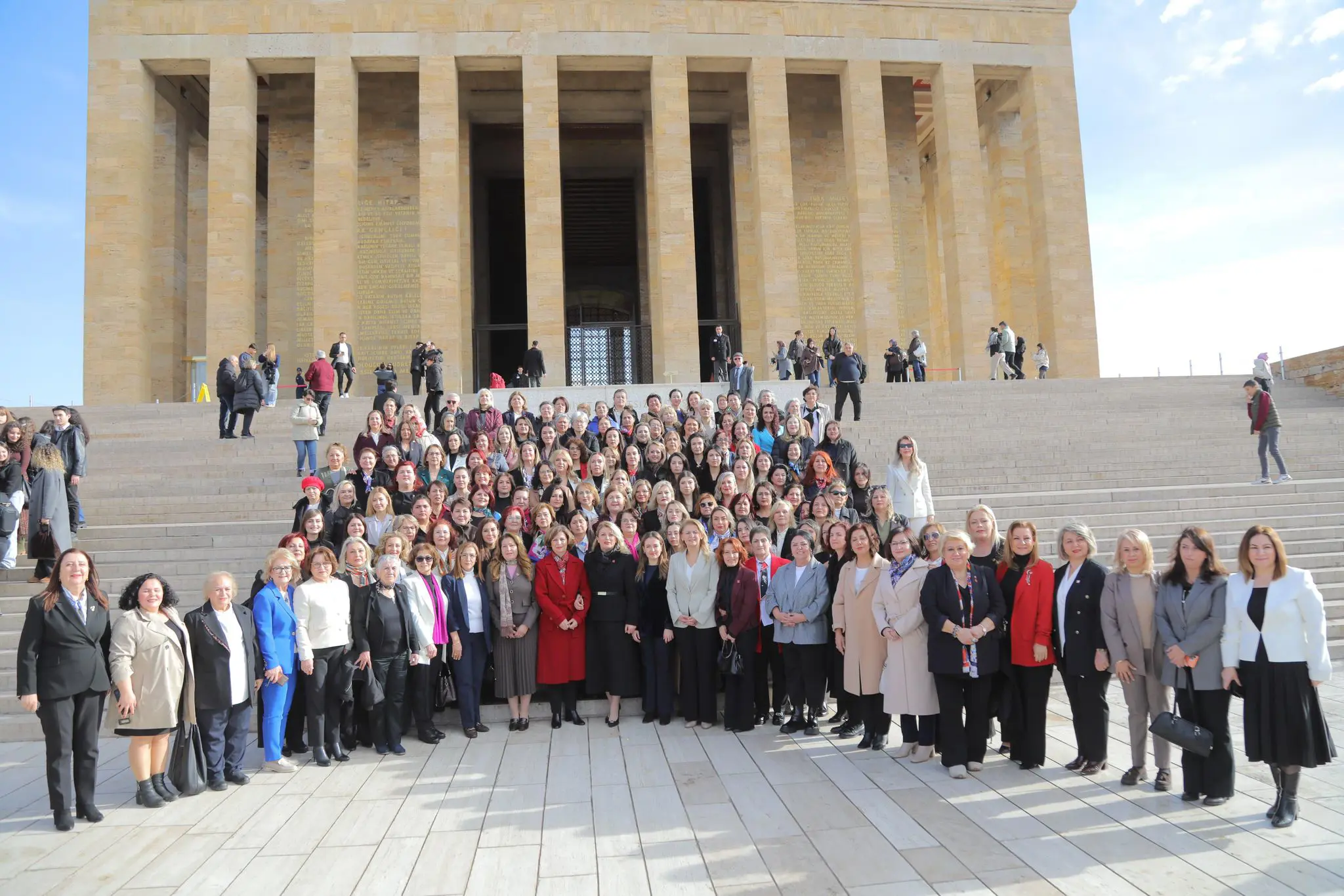 ANITKABİR’DE MEDENİ KANUN’UN YIL DÖNÜMÜ ANMASI galeri görseli